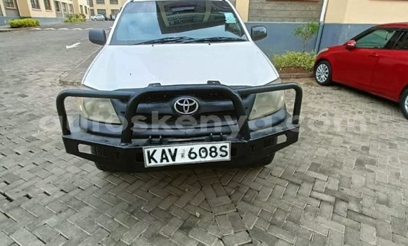 Oofamaa Toyota Hilux White Makiinaa iti Nairobi keessatti Nairobi keessatti Oofamaa Toyota Hilux White Makiinaa iti Nairobi keessatti Nairobi keessatti