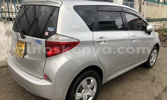 Nunua Ilio tumika Toyota Ractis Fedha Gari ndani ya Mombasa nchini Kenya ya Pwani