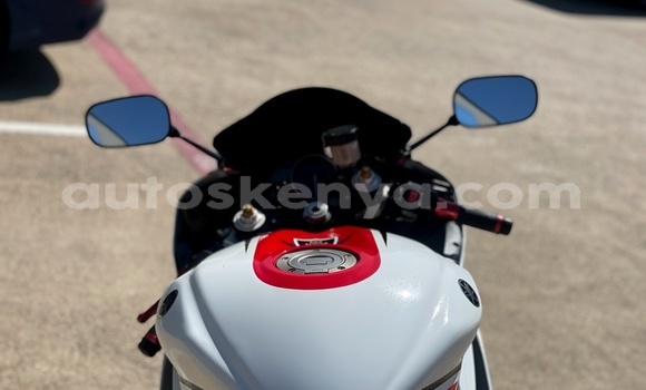 Buy Import Yamaha R1 Other Bike in Nairobi in Nairobi Buy Import Yamaha R1 Other Bike in Nairobi in Nairobi