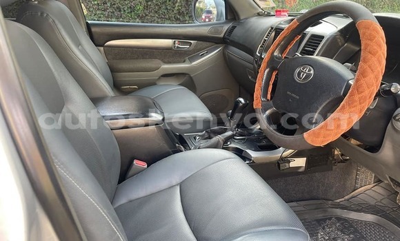 Oofamaa Toyota Land Cruiser Prado Silver Makiinaa iti Nairobi keessatti Nairobi keessatti Oofamaa Toyota Land Cruiser Prado Silver Makiinaa iti Nairobi keessatti Nairobi keessatti
