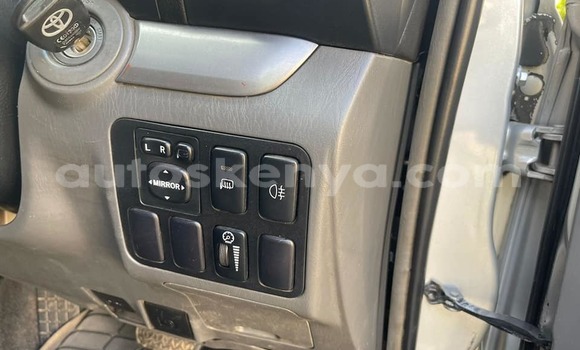 Oofamaa Toyota Land Cruiser Prado Silver Makiinaa iti Nairobi keessatti Nairobi keessatti Oofamaa Toyota Land Cruiser Prado Silver Makiinaa iti Nairobi keessatti Nairobi keessatti