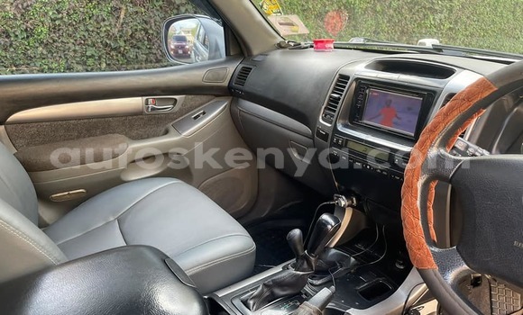 Oofamaa Toyota Land Cruiser Prado Silver Makiinaa iti Nairobi keessatti Nairobi keessatti Oofamaa Toyota Land Cruiser Prado Silver Makiinaa iti Nairobi keessatti Nairobi keessatti