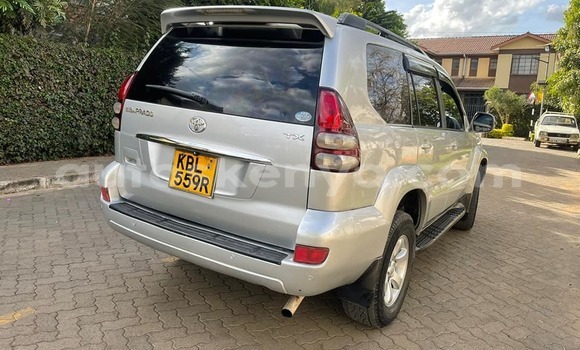 Oofamaa Toyota Land Cruiser Prado Silver Makiinaa iti Nairobi keessatti Nairobi keessatti Oofamaa Toyota Land Cruiser Prado Silver Makiinaa iti Nairobi keessatti Nairobi keessatti