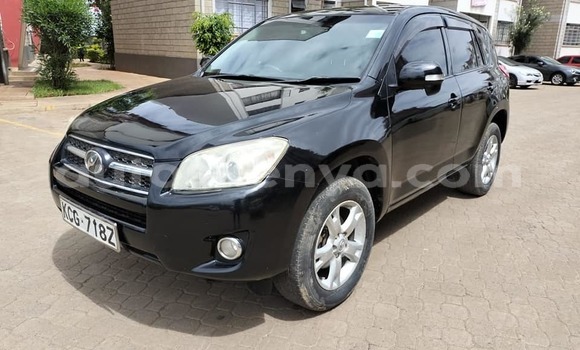 Oofamaa Toyota RAV4 Black Makiinaa iti Nairobi keessatti Nairobi keessatti