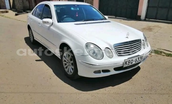 Oofamaa Mercedes‒Benz E–Class White Makiinaa iti Nairobi keessatti Nairobi keessatti Oofamaa Mercedes‒Benz E–Class White Makiinaa iti Nairobi keessatti Nairobi keessatti