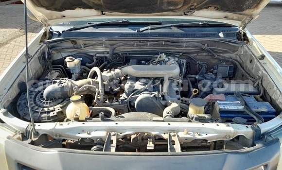 Oofamaa Toyota Hilux White Makiinaa iti Nairobi keessatti Nairobi keessatti Oofamaa Toyota Hilux White Makiinaa iti Nairobi keessatti Nairobi keessatti