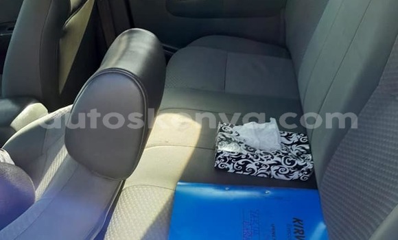 Oofamaa Toyota Hilux White Makiinaa iti Nairobi keessatti Nairobi keessatti Oofamaa Toyota Hilux White Makiinaa iti Nairobi keessatti Nairobi keessatti