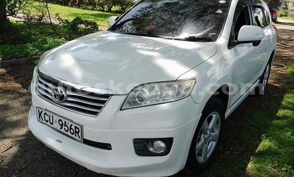 Buy Used Toyota Vanguard White Car in Nairobi in Nairobi
