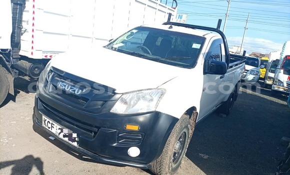 Oofamaa Isuzu D–MAX White Makiinaa iti Nairobi keessatti Nairobi keessatti
