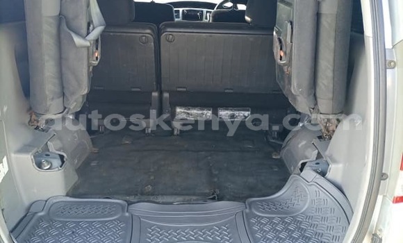 Oofamaa Toyota Noah Silver Makiinaa iti Nairobi keessatti Nairobi keessatti Oofamaa Toyota Noah Silver Makiinaa iti Nairobi keessatti Nairobi keessatti