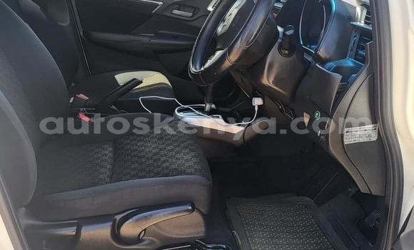 Nunua Ilio tumika Honda Fit Nyeupe Gari ndani ya Nairobi nchini Nairobi Nunua Ilio tumika Honda Fit Nyeupe Gari ndani ya Nairobi nchini Nairobi