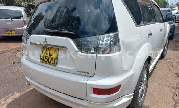 Nunua Ilio tumika Mitsubishi Outlander Nyeupe Gari ndani ya Nairobi nchini Nairobi Nunua Ilio tumika Mitsubishi Outlander Nyeupe Gari ndani ya Nairobi nchini Nairobi