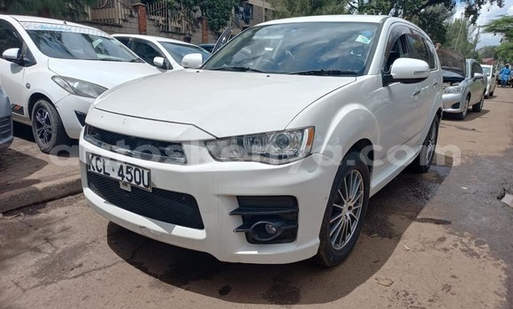 Nunua Ilio tumika Mitsubishi Outlander Nyeupe Gari ndani ya Nairobi nchini Nairobi Nunua Ilio tumika Mitsubishi Outlander Nyeupe Gari ndani ya Nairobi nchini Nairobi