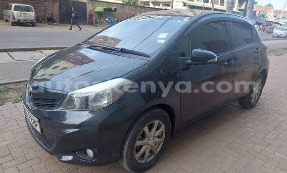 Nunua Ilio tumika Toyota Vitz Nyeusi Gari ndani ya Nairobi nchini Nairobi