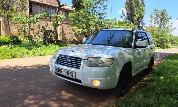 Nunua Ilio tumika Subaru Forester Nyeupe Gari ndani ya Nairobi nchini Nairobi