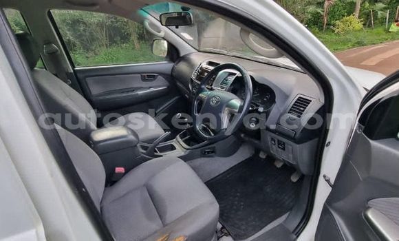 Buy Used Toyota Hilux White Car in Nairobi in Nairobi Buy Used Toyota Hilux White Car in Nairobi in Nairobi