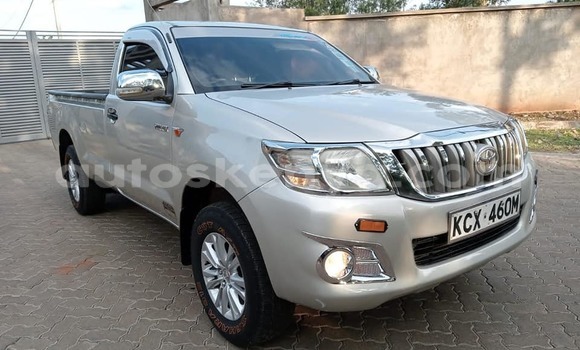 Oofamaa Toyota Hilux Silver Makiinaa iti Nairobi keessatti Nairobi keessatti Oofamaa Toyota Hilux Silver Makiinaa iti Nairobi keessatti Nairobi keessatti