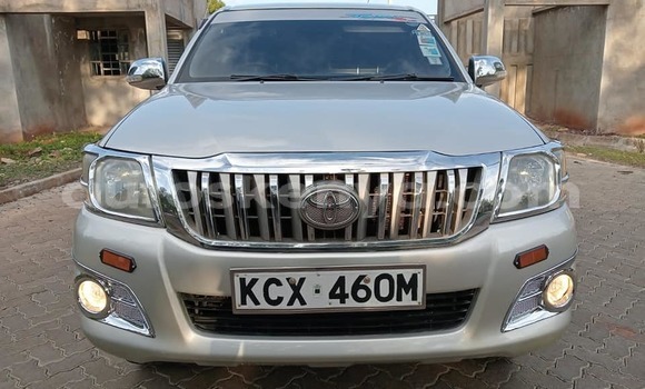 Oofamaa Toyota Hilux Silver Makiinaa iti Nairobi keessatti Nairobi keessatti Oofamaa Toyota Hilux Silver Makiinaa iti Nairobi keessatti Nairobi keessatti