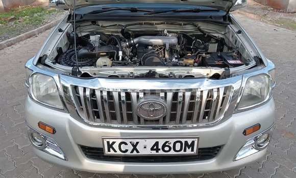 Oofamaa Toyota Hilux Silver Makiinaa iti Nairobi keessatti Nairobi keessatti Oofamaa Toyota Hilux Silver Makiinaa iti Nairobi keessatti Nairobi keessatti