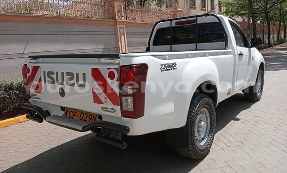 Oofamaa Isuzu D–MAX White Makiinaa iti Nairobi keessatti Nairobi keessatti Oofamaa Isuzu D–MAX White Makiinaa iti Nairobi keessatti Nairobi keessatti