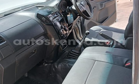 Oofamaa Isuzu D–MAX White Makiinaa iti Nairobi keessatti Nairobi keessatti Oofamaa Isuzu D–MAX White Makiinaa iti Nairobi keessatti Nairobi keessatti