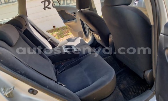 Oofamaa Toyota Fielder Silver Makiinaa iti Nairobi keessatti Nairobi keessatti Oofamaa Toyota Fielder Silver Makiinaa iti Nairobi keessatti Nairobi keessatti