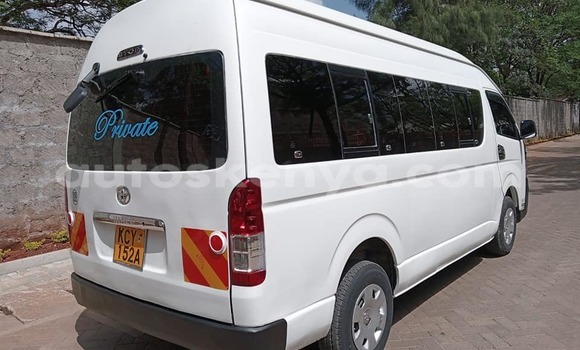 Oofamaa Toyota Hiace White Makiinaa iti Nairobi keessatti Nairobi keessatti Oofamaa Toyota Hiace White Makiinaa iti Nairobi keessatti Nairobi keessatti