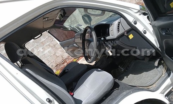 Oofamaa Toyota Hiace White Makiinaa iti Nairobi keessatti Nairobi keessatti Oofamaa Toyota Hiace White Makiinaa iti Nairobi keessatti Nairobi keessatti
