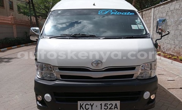 Oofamaa Toyota Hiace White Makiinaa iti Nairobi keessatti Nairobi keessatti Oofamaa Toyota Hiace White Makiinaa iti Nairobi keessatti Nairobi keessatti