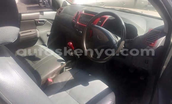 Oofamaa Toyota Hilux Silver Makiinaa iti Nairobi keessatti Nairobi keessatti Oofamaa Toyota Hilux Silver Makiinaa iti Nairobi keessatti Nairobi keessatti
