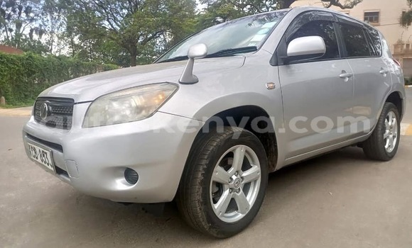 Oofamaa Toyota RAV4 Silver Makiinaa iti Nairobi keessatti Nairobi keessatti Oofamaa Toyota RAV4 Silver Makiinaa iti Nairobi keessatti Nairobi keessatti