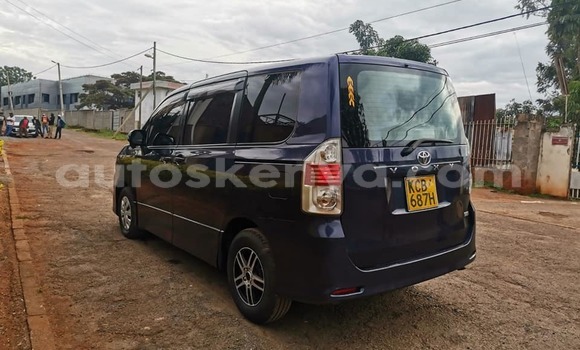 Oofamaa Toyota Voxy Blue Makiinaa iti Nairobi keessatti Nairobi keessatti Oofamaa Toyota Voxy Blue Makiinaa iti Nairobi keessatti Nairobi keessatti