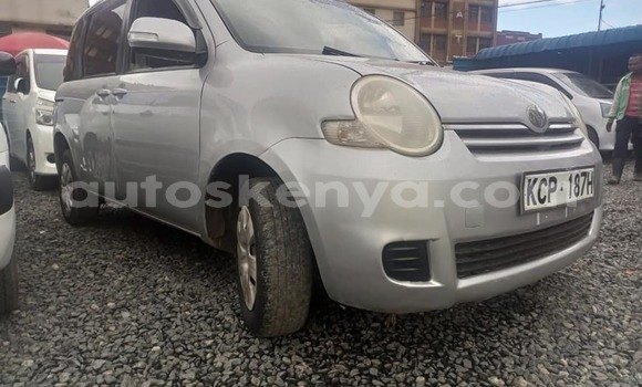 Oofamaa Toyota Sienta Silver Makiinaa iti Nairobi keessatti Nairobi keessatti Oofamaa Toyota Sienta Silver Makiinaa iti Nairobi keessatti Nairobi keessatti