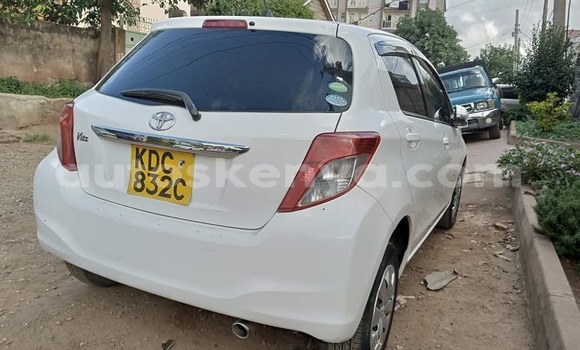 Oofamaa Toyota Vitz White Makiinaa iti Nairobi keessatti Nairobi keessatti Oofamaa Toyota Vitz White Makiinaa iti Nairobi keessatti Nairobi keessatti