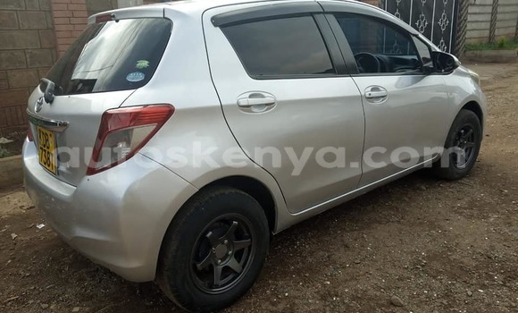 Oofamaa Toyota Vitz Silver Makiinaa iti Nairobi keessatti Nairobi keessatti Oofamaa Toyota Vitz Silver Makiinaa iti Nairobi keessatti Nairobi keessatti
