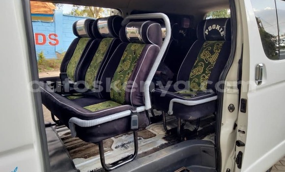 Buy Used Toyota Hiace White Car in Nairobi in Nairobi Buy Used Toyota Hiace White Car in Nairobi in Nairobi