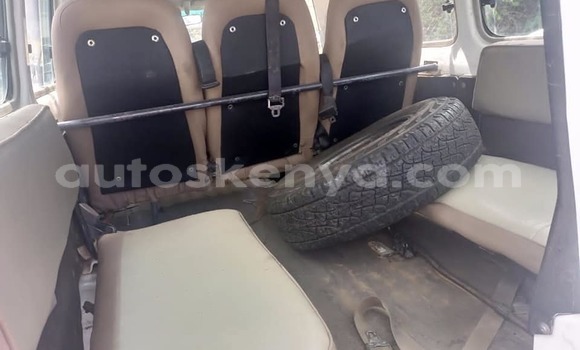 Oofamaa Toyota Land Cruiser White Makiinaa iti Nairobi keessatti Nairobi keessatti Oofamaa Toyota Land Cruiser White Makiinaa iti Nairobi keessatti Nairobi keessatti