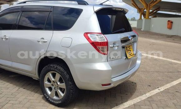 Oofamaa Toyota Vanguard Silver Makiinaa iti Nairobi keessatti Nairobi keessatti Oofamaa Toyota Vanguard Silver Makiinaa iti Nairobi keessatti Nairobi keessatti