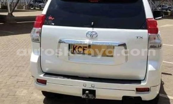 Oofamaa Toyota Land Cruiser Prado White Makiinaa iti Nairobi keessatti Nairobi keessatti Oofamaa Toyota Land Cruiser Prado White Makiinaa iti Nairobi keessatti Nairobi keessatti
