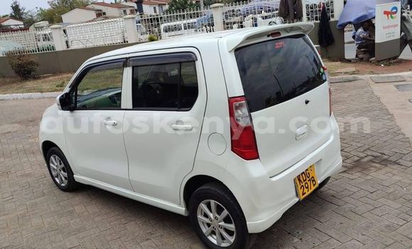 Oofamaa Suzuki Wagon White Makiinaa iti Nairobi keessatti Nairobi keessatti Oofamaa Suzuki Wagon White Makiinaa iti Nairobi keessatti Nairobi keessatti