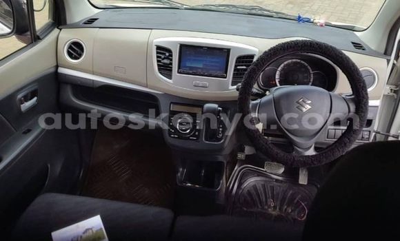 Oofamaa Suzuki Wagon White Makiinaa iti Nairobi keessatti Nairobi keessatti Oofamaa Suzuki Wagon White Makiinaa iti Nairobi keessatti Nairobi keessatti