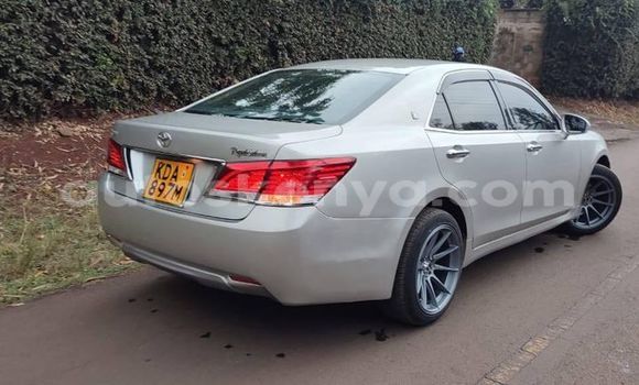 Oofamaa Toyota Crown Silver Makiinaa iti Nairobi keessatti Nairobi keessatti Oofamaa Toyota Crown Silver Makiinaa iti Nairobi keessatti Nairobi keessatti