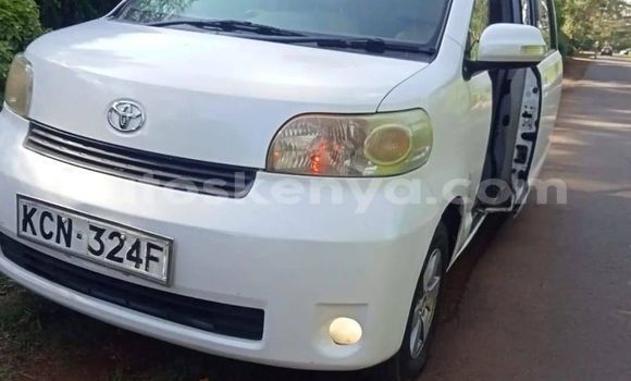 Buy Used Toyota Porte White Car in Nairobi in Nairobi