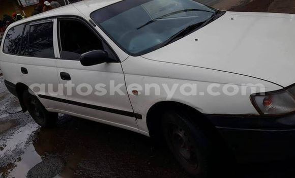 Nunua Ilio tumika Toyota Caldina Nyeupe Gari ndani ya Nairobi nchini Nairobi