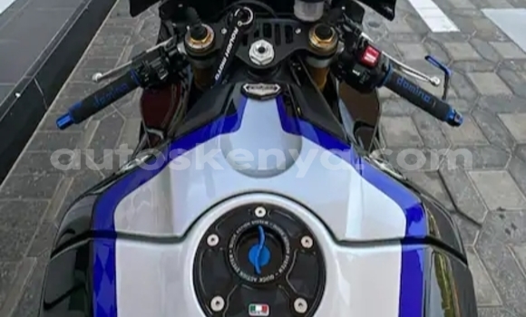 Buy Used Yamaha R1 Black Bike in Nairobi in Nairobi Buy Used Yamaha R1 Black Bike in Nairobi in Nairobi