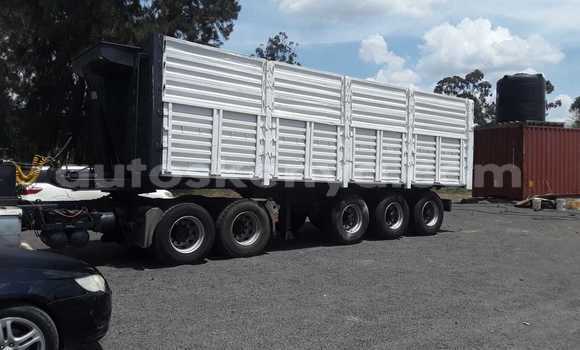 Buy Used Mercedes‒Benz Tipper White Truck in Nairobi in Nairobi Buy Used Mercedes‒Benz Tipper White Truck in Nairobi in Nairobi