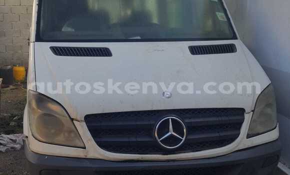Buy Used Mercedes‒Benz 200 White Truck in Nairobi in Nairobi Buy Used Mercedes‒Benz 200 White Truck in Nairobi in Nairobi