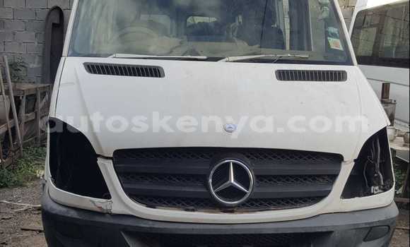 Buy Used Mercedes‒Benz 200 White Truck in Nairobi in Nairobi Buy Used Mercedes‒Benz 200 White Truck in Nairobi in Nairobi