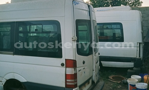 Buy Used Mercedes‒Benz 200 White Truck in Nairobi in Nairobi Buy Used Mercedes‒Benz 200 White Truck in Nairobi in Nairobi