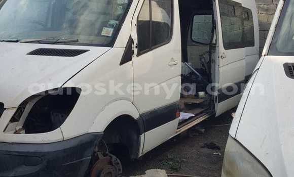 Buy Used Mercedes‒Benz 200 White Truck in Nairobi in Nairobi Buy Used Mercedes‒Benz 200 White Truck in Nairobi in Nairobi